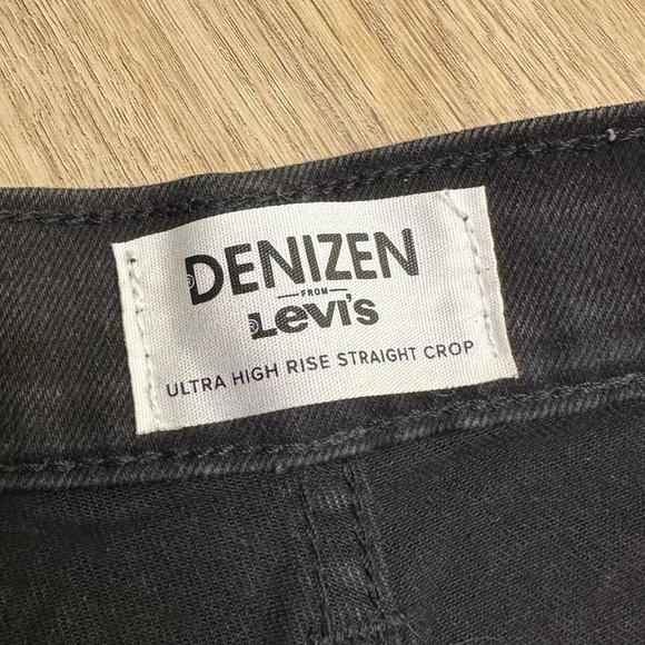 Denizen Levi’s Ultra High Rise Straight Crop Black Distressed Jeans size 7 W28 - Picture 6 of 7